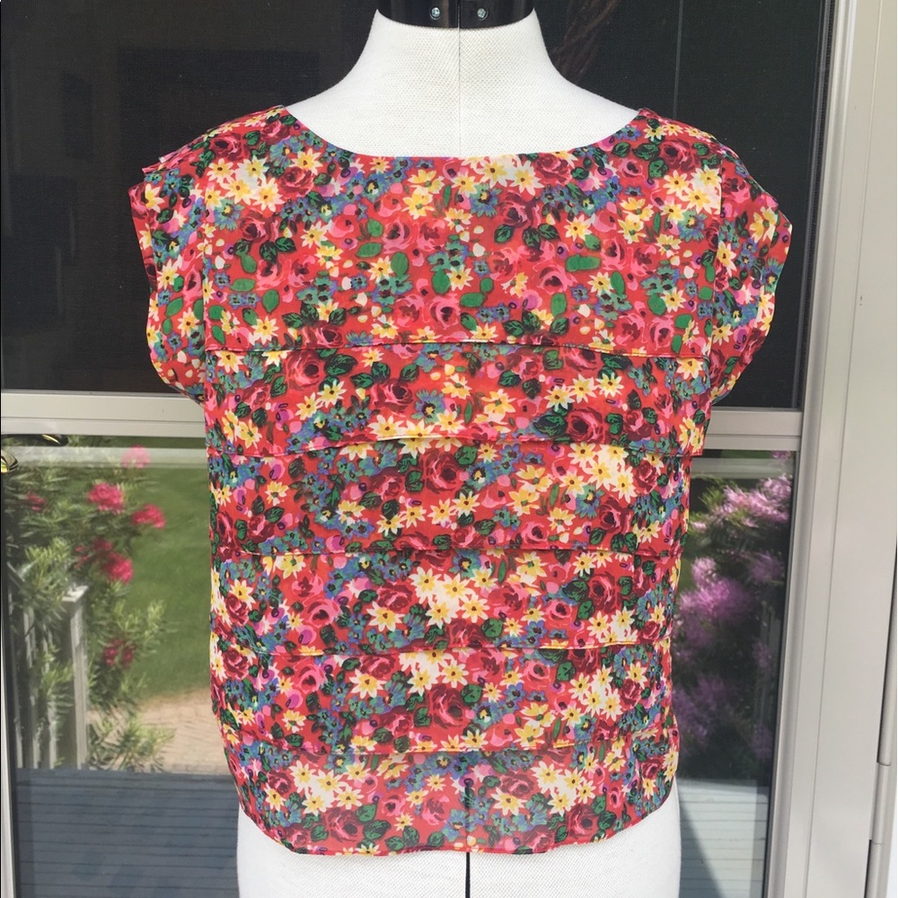 Topshop ruffle flower top ⭐️